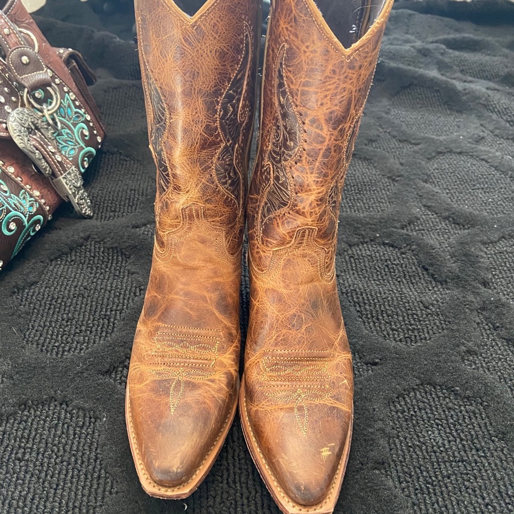 Leather cowgirl boots